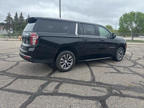 2023 Chevrolet Suburban LS