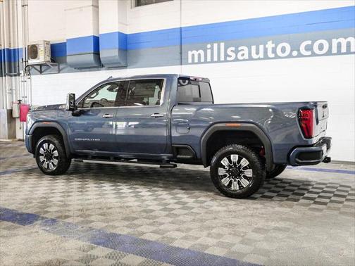 2025 GMC Sierra 3500 Denali