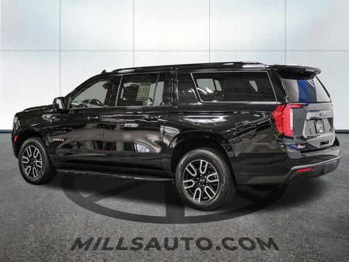 2023 GMC Yukon XL 4WD AT4