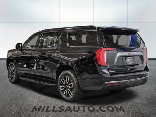 2023 GMC Yukon XL 4WD AT4