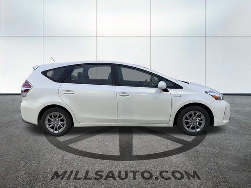 2017 Toyota Prius v 