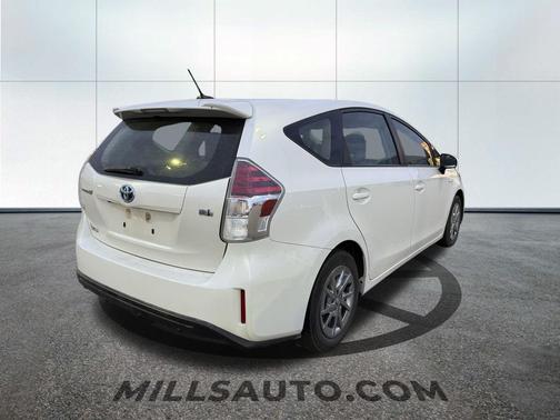 2017 Toyota Prius v 
