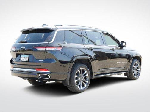 Photo 3 of 43 of 2021 Jeep Grand Cherokee L Overland