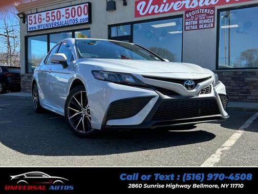 2022 Toyota Camry SE
