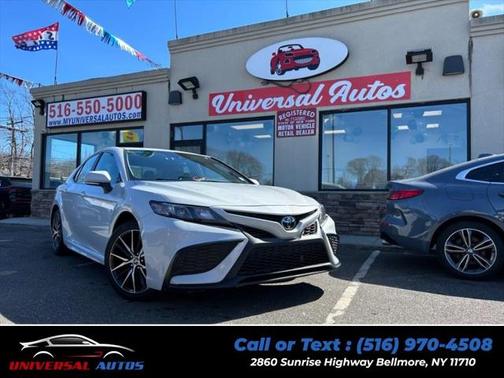 2022 Toyota Camry SE