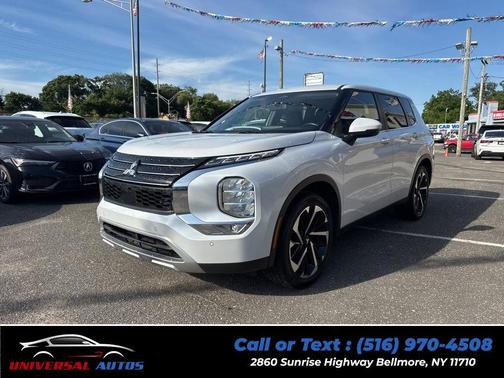 White Diamond 2024 Mitsubishi Outlander SE S-AWC