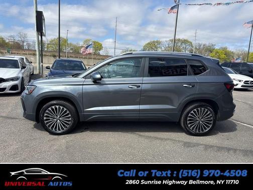 Platinum Gray Metallic 2025 Volkswagen Taos 1.5T SE