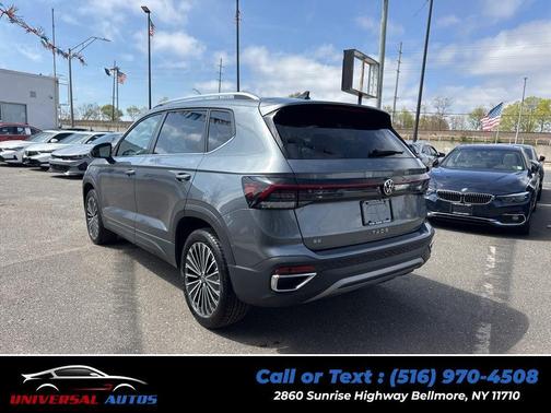Platinum Gray Metallic 2025 Volkswagen Taos 1.5T SE