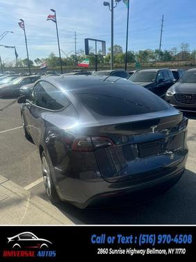 2022 Tesla Model Y Long Range Dual Motor All-Wheel Drive