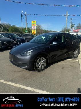2022 Tesla Model Y Long Range Dual Motor All-Wheel Drive