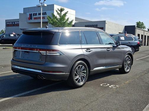 Gray Metallic 2022 Lincoln Aviator Standard RWD
