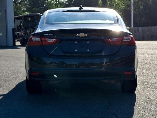 Mosaic Black Metallic 2025 Chevrolet Malibu LT