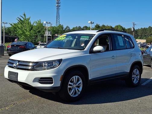 Pure White 2017 Volkswagen Tiguan 2.0T S