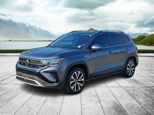 Platinum Gray Metallic 2023 Volkswagen Taos 1.5T SE