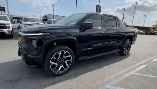 2025 Chevrolet Silverado EV RST