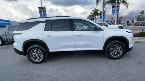 2025 Chevrolet Traverse LT