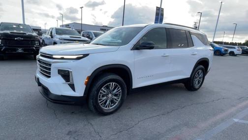2025 Chevrolet Traverse LT