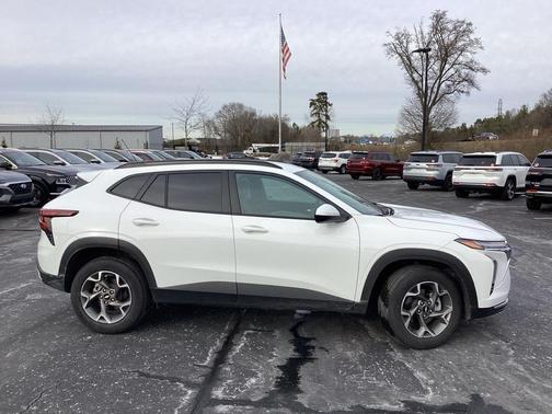 2025 Chevrolet Trax LT