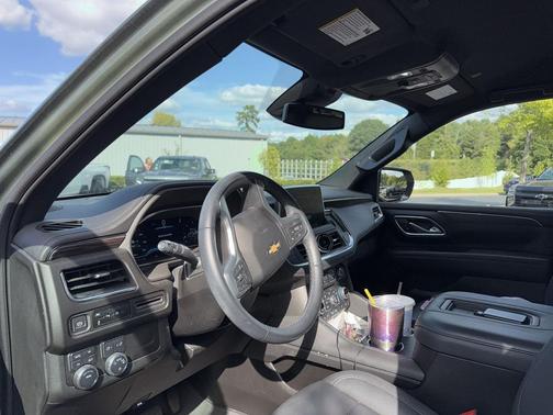 2023 Chevrolet Suburban LT