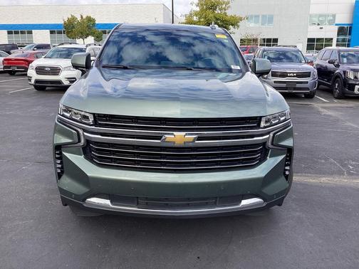 2023 Chevrolet Suburban LT