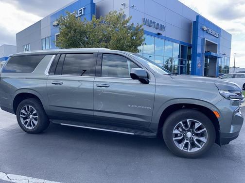 2023 Chevrolet Suburban LT
