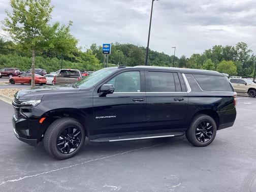 2022 Chevrolet Suburban LT