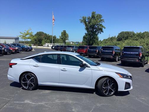 2024 Nissan Altima SR FWD