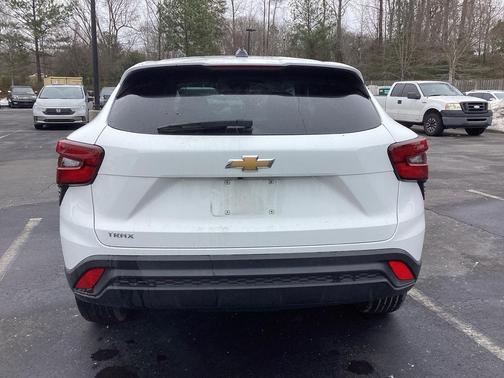 2025 Chevrolet Trax LS