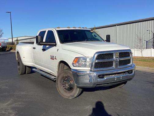 2017 RAM 3500 Tradesman Crew Cab 4x4 8' Box