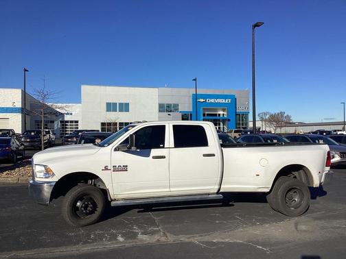 2017 RAM 3500 Tradesman Crew Cab 4x4 8' Box