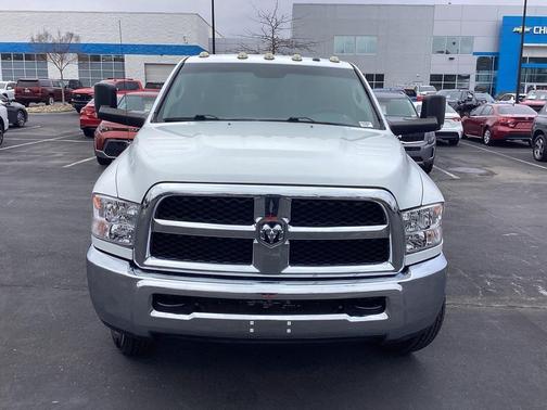 2017 RAM 3500 Tradesman Crew Cab 4x4 8' Box