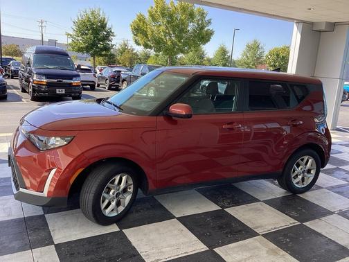 2024 Kia Soul LX