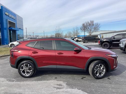 2025 Chevrolet Trax LT