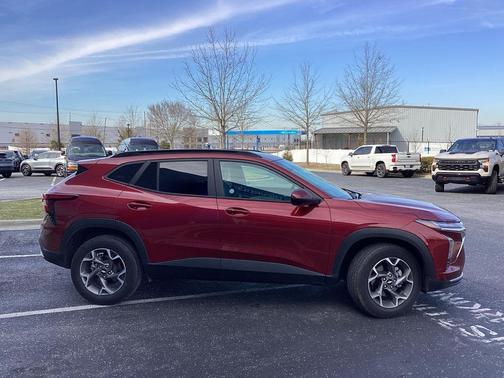 2025 Chevrolet Trax LT