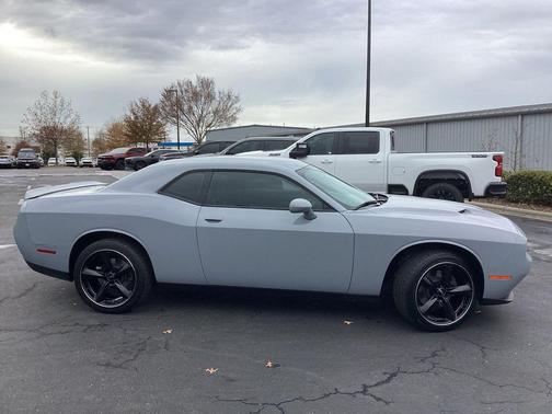 2021 Dodge Challenger SXT