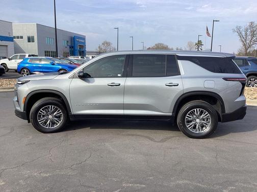 2024 Chevrolet Traverse LS