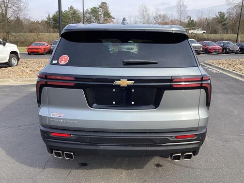 2024 Chevrolet Traverse LS