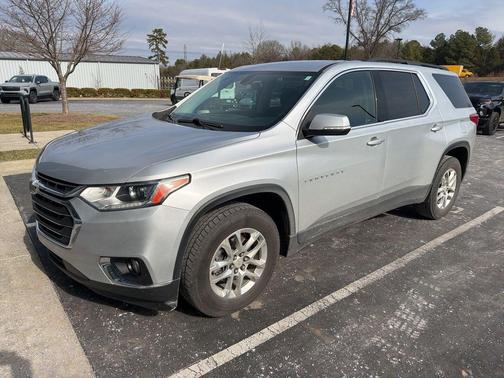 2021 Chevrolet Traverse LT Cloth