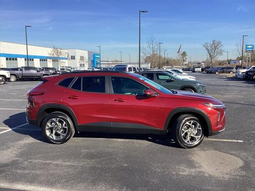2025 Chevrolet Trax LT