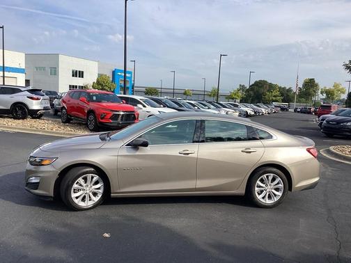 2022 Chevrolet Malibu FWD LT