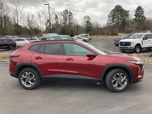 2025 Chevrolet Trax LT