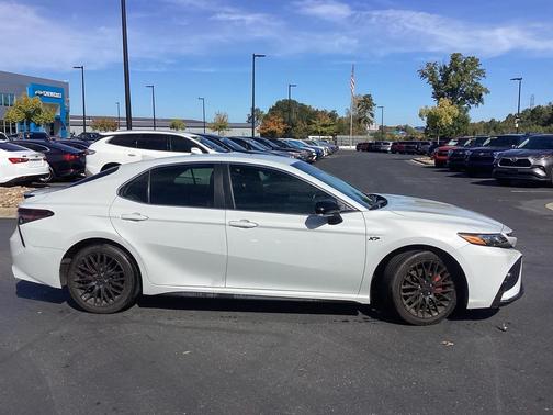 2022 Toyota Camry SE