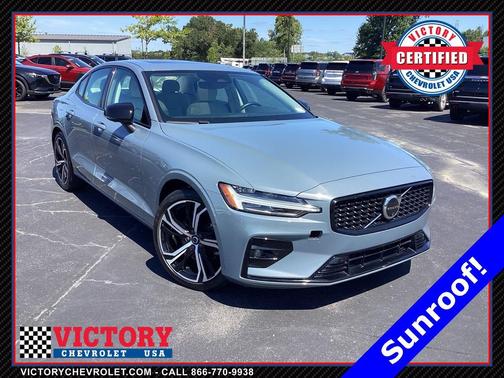 2024 Volvo S60 B5 Plus Dark Theme