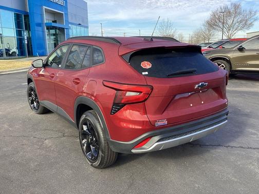 2025 Chevrolet Trax LT
