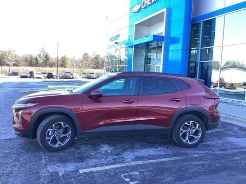 2025 Chevrolet Trax LT