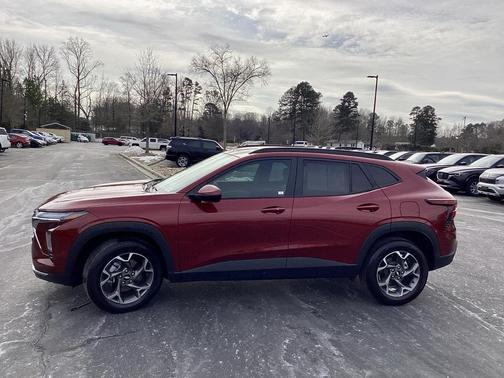 2025 Chevrolet Trax LT