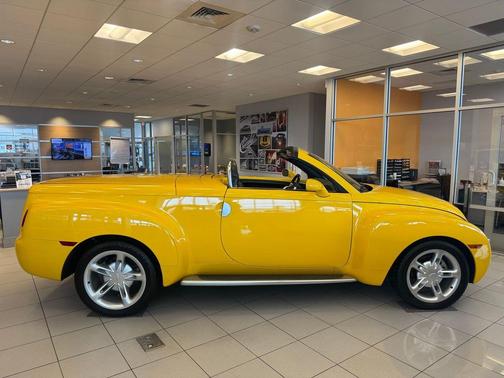 2004 Chevrolet SSR LS