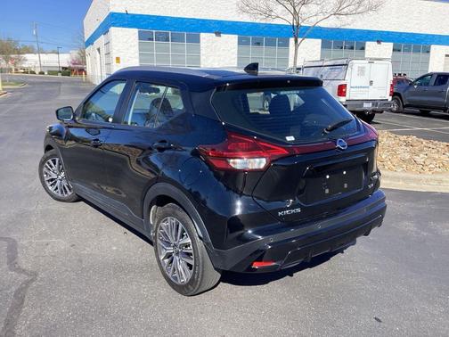 2021 Nissan Kicks SV