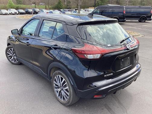 2021 Nissan Kicks SV