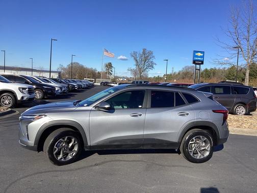 2025 Chevrolet Trax LT